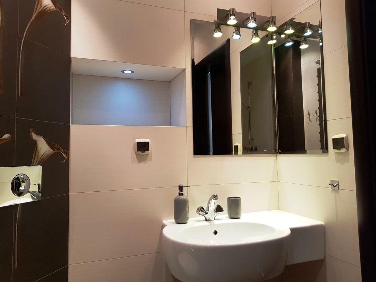 Apartament "Cleopatra 5" Przy Rynku Z Parkingiem, Faktury Vat Apartment Келце Екстериор снимка